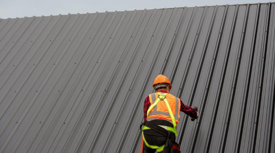 Professional metal roof installation services in Castleton, IL